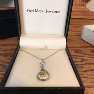 Fred Meyer Jewelers Peridot necklace